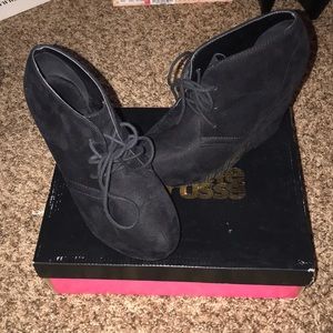 Black wedged booties